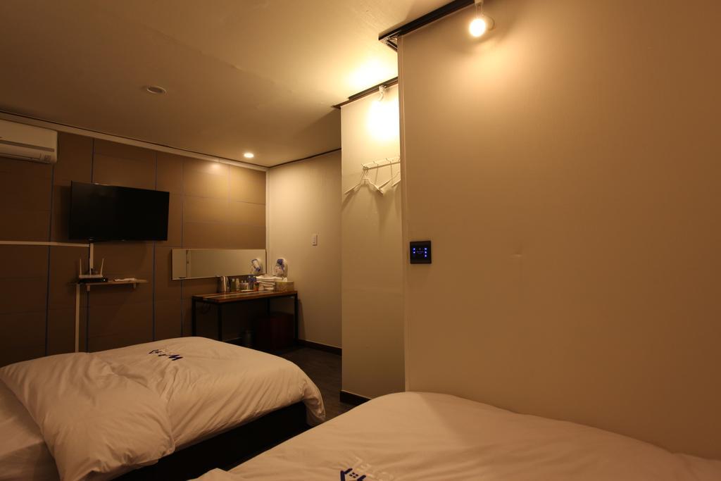 W Mini Hotel Dongdaemoon Séoul Extérieur photo